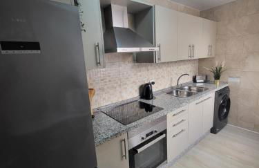 3BR Top Floor Apartment Vialia La Unión Metro - Photo 12