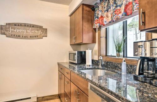 Hartford Escape with Fire Pit about 3 Mi to Ski and Golf! - Foto 11