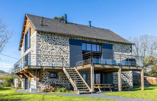 Family Farm At The Foot Of Auvergne Volcanoes - Foto 1