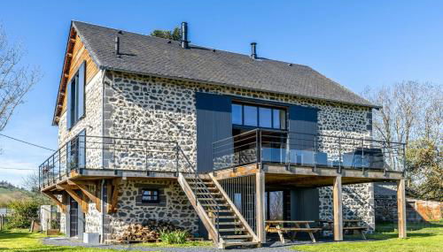 Family Farm At The Foot Of Auvergne Volcanoes - Foto 1