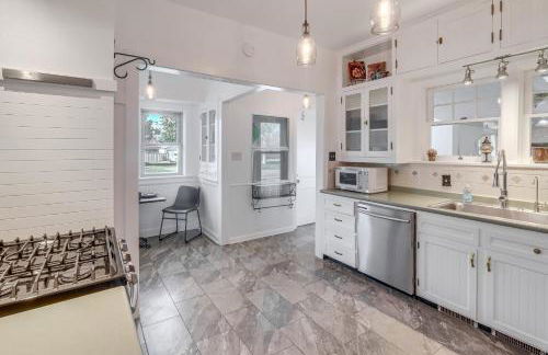 Walk to Main Street Charming Roswell Home! - Foto 8