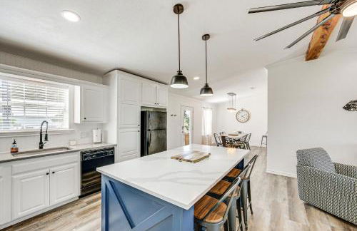 Van Vacation Retreat with Private 300-Acre Lake! - Photo 2