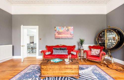 Cotswold Cheltenham, whole house with hot tub - Photo 5