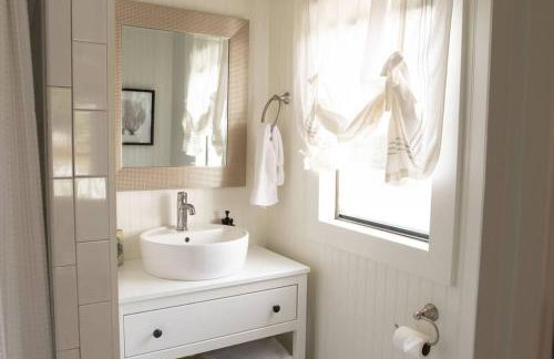 Historic Coastal Suite Steps to the Water - Suite One - Foto 7