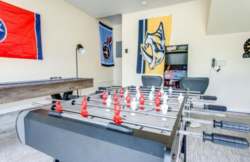 Game Room Fenced backyard Sleeps 10 Fire Pit - Photo 42