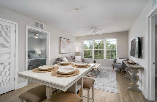 5th Quarter at Watercress- 0 9 Miles to UA- 2 BR 2 BA- Riverfront - Foto 3