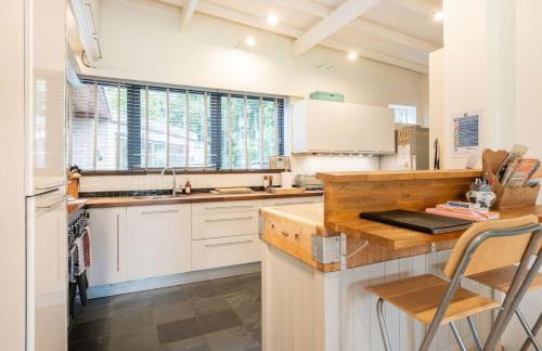 Stunning 6 Bedroom with Swimming Pool & Sauna! - Foto 41