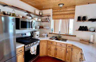 Large Off-Grid Luxury Cabin- creek land & views - Foto 11