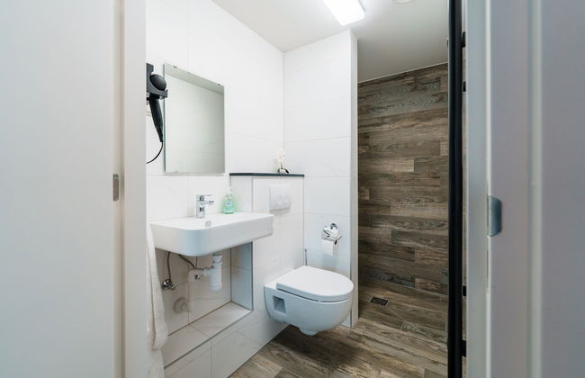 Cosy Apartment Near Center - Photo 11