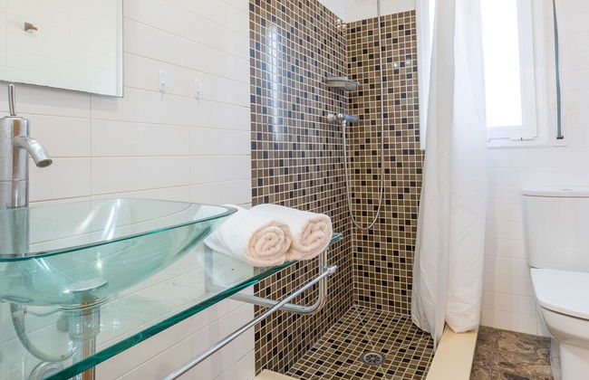 Modern Villa in Canyelles With Private Swimming Pool - Foto 13