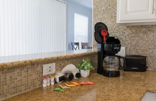 Majestic 2BR home in Houston with BBQ, Gym& Pool - Foto 22