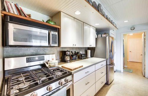 Historic Friendship Boat House Near Back River! - Foto 9