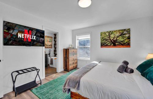 Chalet with Hot Tub, Game, Movie Room, Lake and Pool Access - Foto 20