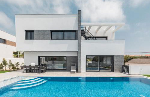 Chill Villa - Luxury villa with jacuzzi and private swimming pool - Photo 1