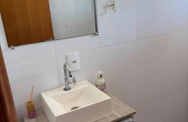 Casa inteira com três quartos, piscina climatizada por energia solar e área de churrasqueira - Foto 21