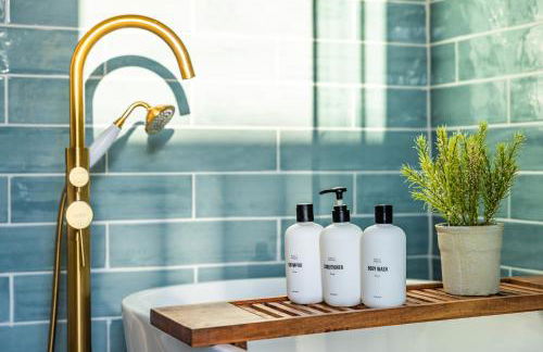 @ Marbella Lane - Vibrant & Chic Designer Home - Photo 70