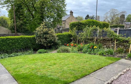 Two Four Four, holiday home in Matlock - Foto 5