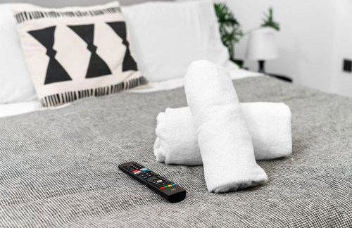 Stylish 3 Bedroom House - Garden - Pool Table - Parking 165M - Foto 24