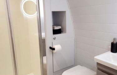 The Ness, Lodge with Hot Tub - Photo 12