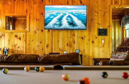 Spacious 5 Bedroom Cabin with Riverview & Black Lake Access - Foto 62