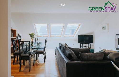"The Penthouse Newquay" by Greenstay Serviced Accommodation - Spacious 3 Bed 3 Bath Apt with Sea Views, Sun Terrace & Private Parking - Perfect For Families, Small Groups & Business Travellers - 5 Mins To Beaches, Shops & Restaurants - Dog Friendly - Foto 44