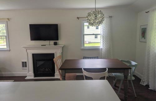 Tranquil Getaway Cottage in Charming, Bethel CT - Foto 20