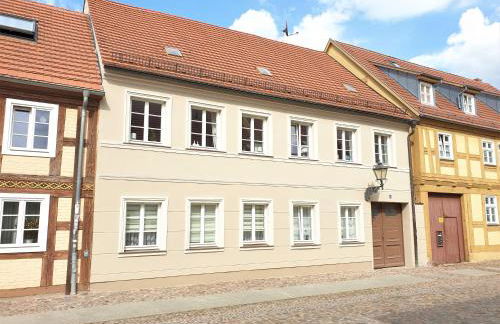 Travel Art Boardinghouse - Photo 17