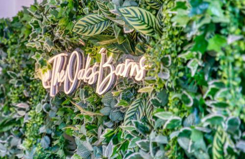 The Oaks Barn - A Countryside Luxury Rural Escape with Hot tub & Fire Pit! Tranquil Group Retreat - Sleeps 8, Pet Friendly & Off road Parking - By Blue Puffin Stays - Photo 46