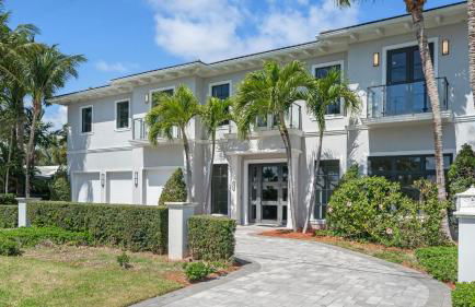 Waterfront Luxury Estate with Private Dock Lighthouse Point - Foto 15