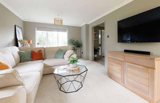 Stylish 4 Bed Home Close to Beach - Foto 7