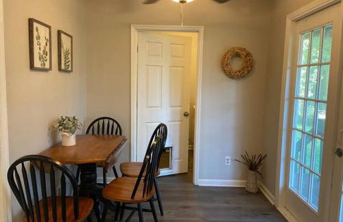 Lovely 2 Story 4 Bedms 3 Baths Home by Stone Mountain Park! - Foto 11