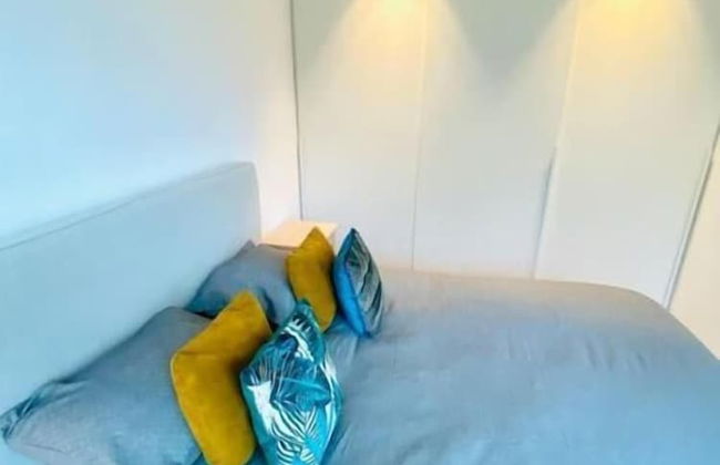 Luxury Brand New Flat w. Terrace&Parking - Photo 8