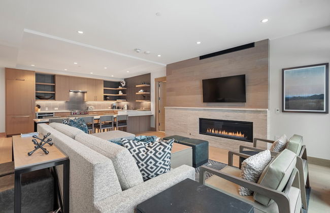 Snowmass Lux Getaway by Snowmass Vacations - Photo 13