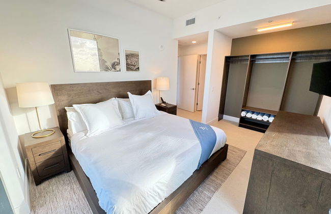 Sky-high Luxury in Downtown Miami - Photo 9