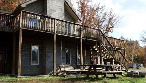 Secluded Family Getaway with Stunning Mountain Views near Pigeon Forge, Tennessee - Photo 1