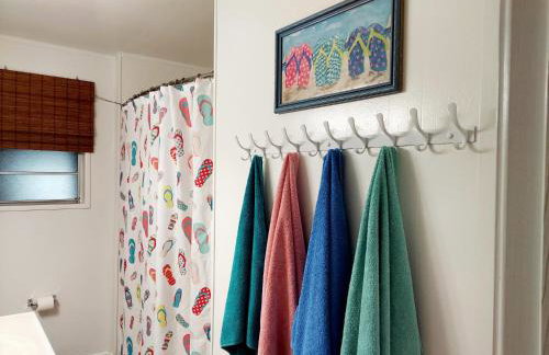 Dog Friendly-Short Walk to Beach-Canal Front-Screened Porch-Peaceful - Foto 38