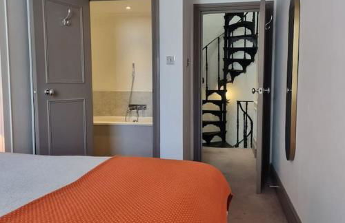 The Mews House - Photo 9