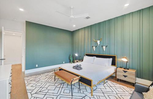 Best of The Cedars - Dallas Views Rooftop Luxury - Photo 16