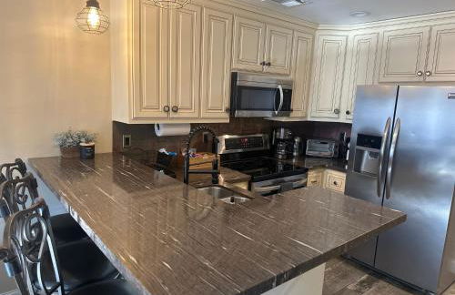 Historic Washington St Balcony - Photo 5