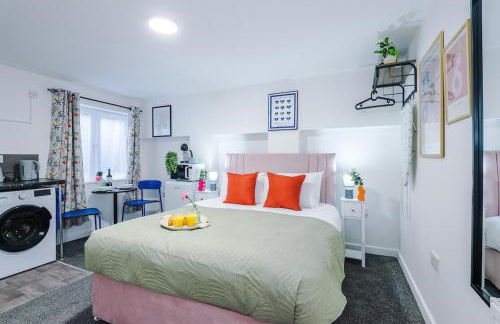 Jephsons Lodge Studio 4 - Free Parking, WiFi, Netflix & Prime, Cosy Basement Studio - Foto 10