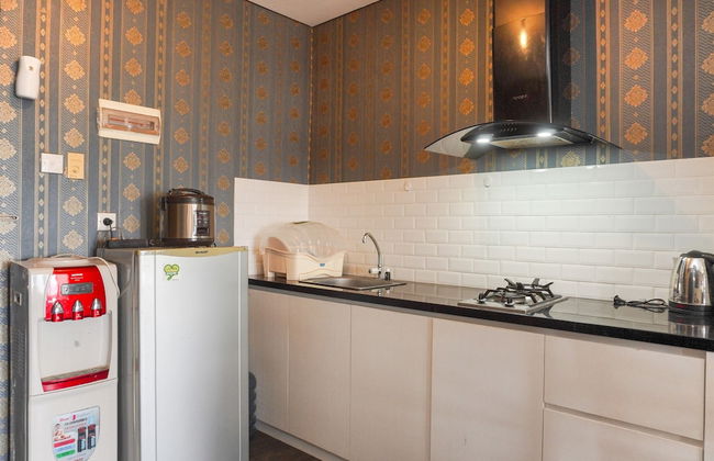 Good And Homey 2Br At Nifarro Park Apartment - Foto 11