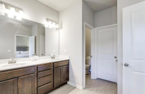 Lawrenceville Townhome w/ Community Pool Access! - Foto 17