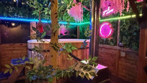 FINN VILLAGE - Loch Lomond Sunset Glamping Pod - Private Ofuro HOT TUB - Photo 2