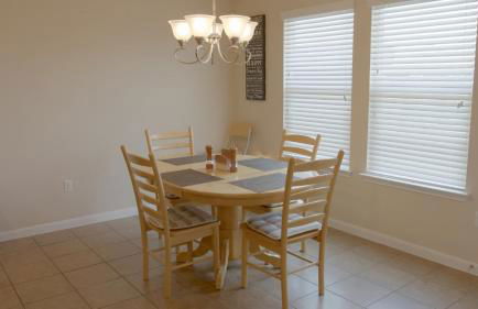 Stylish 3 Bedroom retreat near Downtown and Outlet - Foto 22