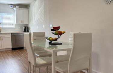 Bright 2BR Poolside Retreat Downtown Fort Myers - Foto 16
