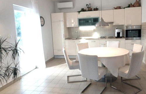 Villa Bacio with heated pool, starlink internet - Foto 20