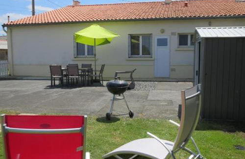 Gîte familial avec belle cour, 3 chambres, proche vignobles et activités, au calme en campagne angevine - FR-1-622-11 - Foto 2