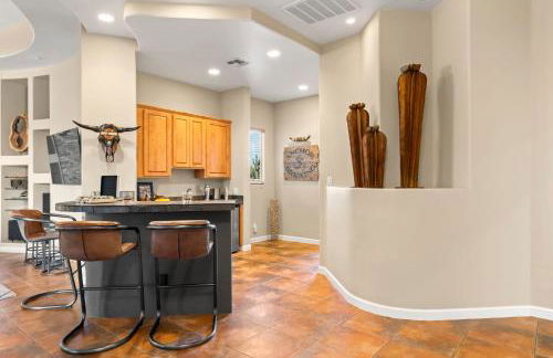 The Debonair Derby by PaseoHomesAZ with Heated Pool - Foto 3