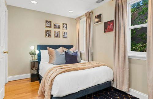 Luxury DC Rowhouse with Rooftop Firepit & Private Hot Tub- Near U Street & Logan Circle - Foto 51