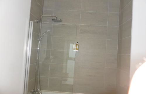 Jog 1 Bed Ensuite by Together Travel - Photo 11